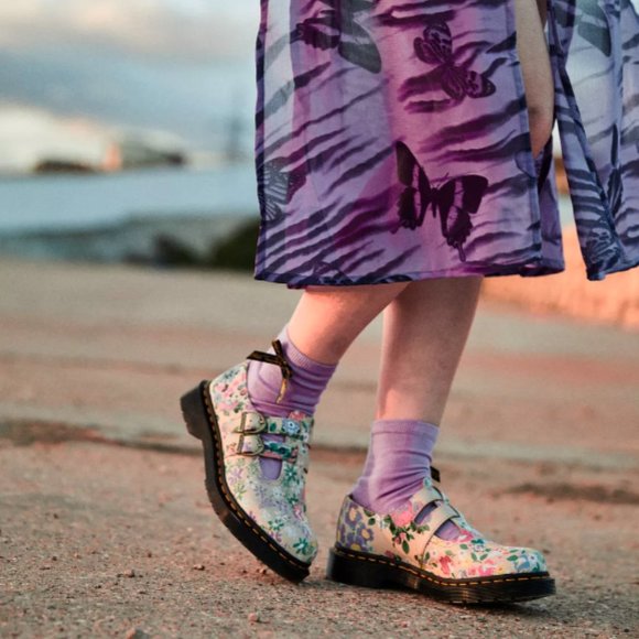 DR. MARTENS 8065 FLORAL MASH UP LEATHER MARY JANE MSRP$170 Super Cute - Picture 13 of 16